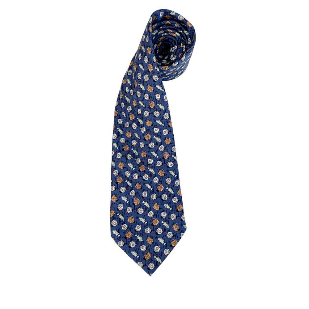 Vineyard vines 100% silk made in the USA fishing themed print necktie in blue